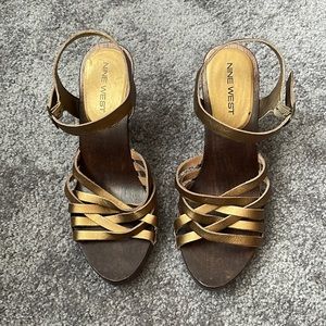 Nine West bronze wooden sandals